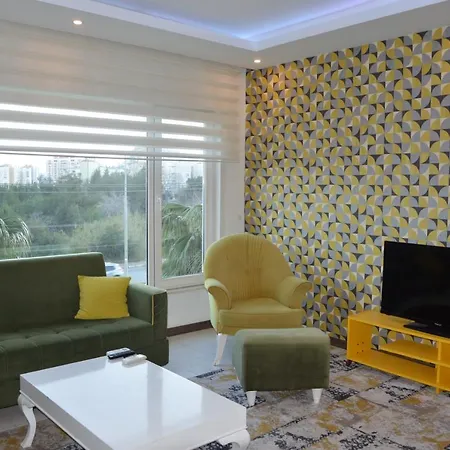 242 Gold Tower Aparthotel *