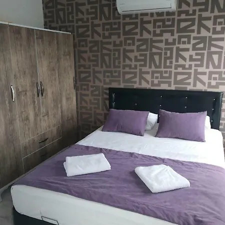 242 Gold Tower Aparthotel *
