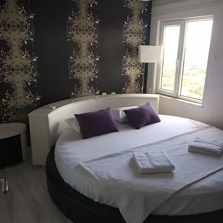 Aparthotel 242 Gold Tower